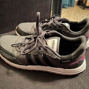 Adidas Retrorun shoes